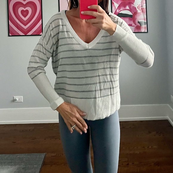 women’s CHASER Lurex Striped Grey White V Neck Sweater Top Sparkle Medium Crop - Picture 9 of 9